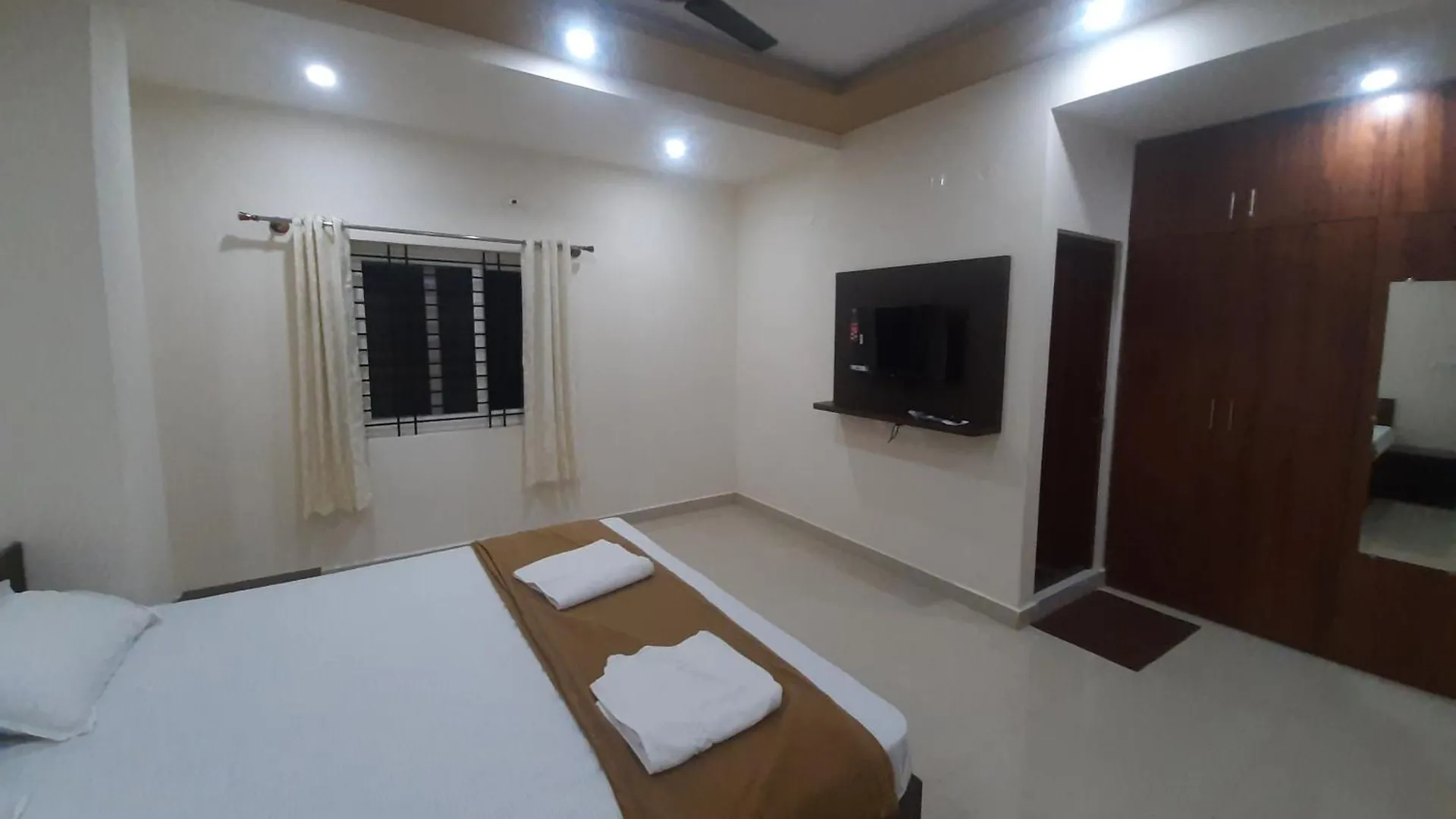 ***** Hotel Deepa Stay Inn Mysore India